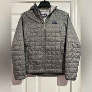 Patagonia Gray Light Quilted coat jacket woman’s size medium hooded Nano Puff